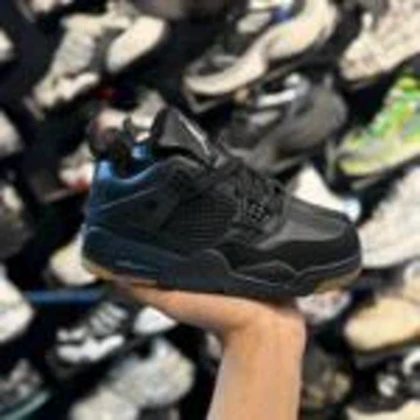 کتانی زنانه جردن 4