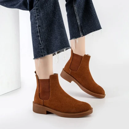 بوت و نیم بوت زنانه و دخترانه مدل چلسی دو بر کش رنگ آجری کد M607