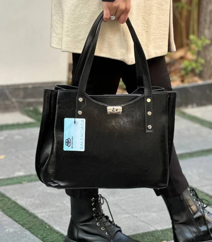 کیف زنانه چرم سایز بزرگ مدل HIVA8779