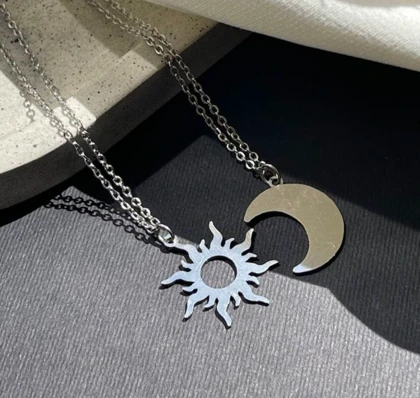 ست گردنبند ماه و خورشید