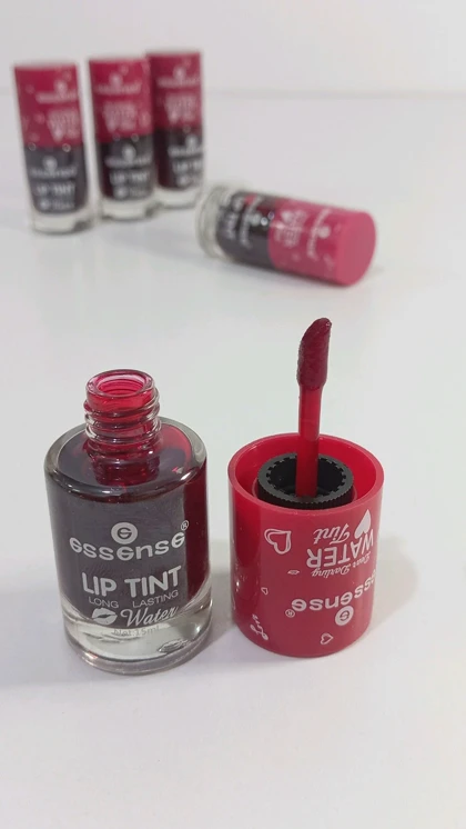 تینت لب ضدآب essense