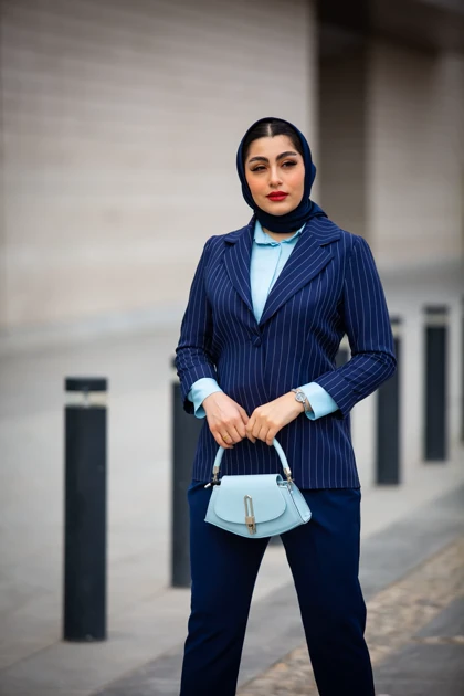 مانتو دیپلمات تک دکمه رها