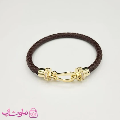 دستبند زنانه برند فرد Fred مدل چرم قهوه ای با قفل طلایی نگین‌دار استیل کیفیت مستر کد 680