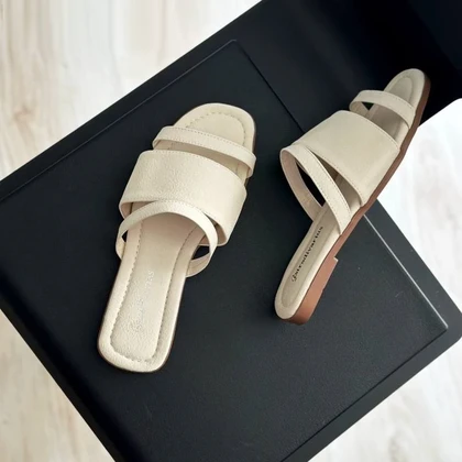 کفش صندل زنانه مدل Stradivarius Sandal - SGr82