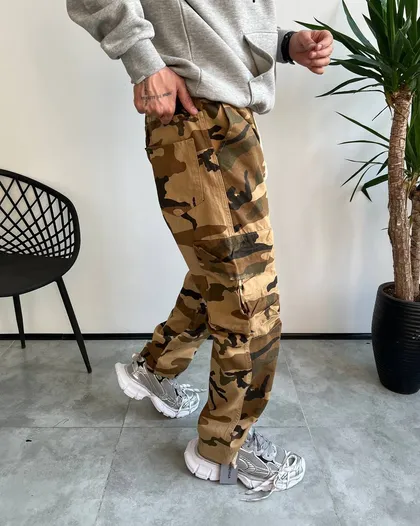 شلوار نیم بگ چریکی کرم BALENCIAGA