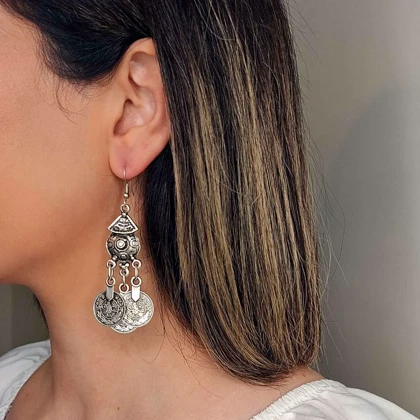 گوشواره آویز ورشو طرح سکه و بوهو