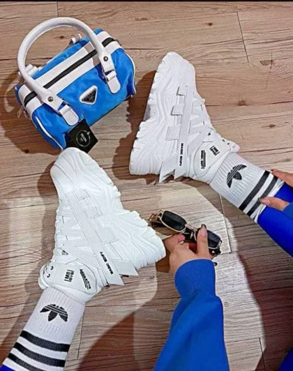 کتانی سفید ساق‌دار