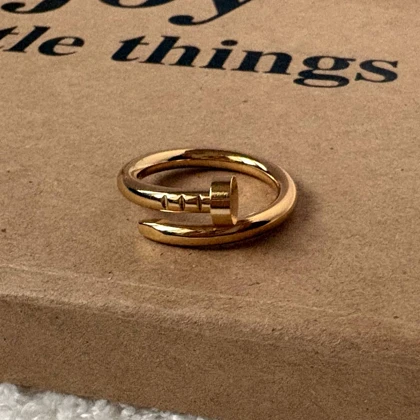 انگشتر طرح کارتیر میخ