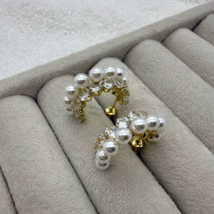 گوشواره حلقه‌ای مروارید و نگین