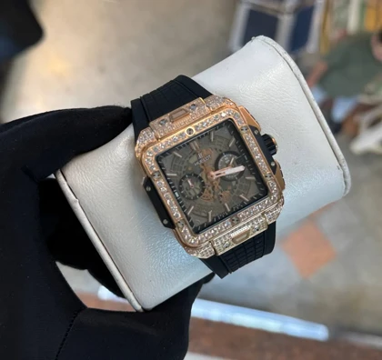 ساعت هابلوت دورنگین رزگلد