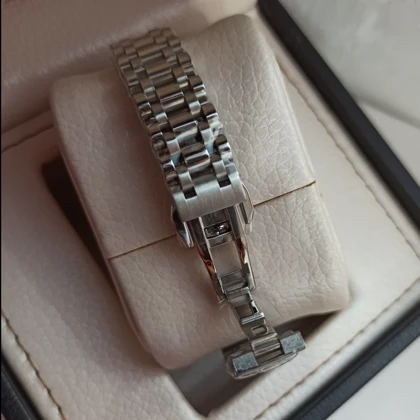 ساعت مچی زنانه طرح AP موتور ژاپن صفحه صورتی کیفیت A+++