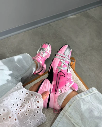 کتانی نایکی وی تو کی کاستوم صورتی Nike V2K pink silver run runtekk