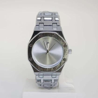 ساعت مچی مردانه اودمار پیگه Audemars piguet طراحی مینیمال و موتور کوارتز