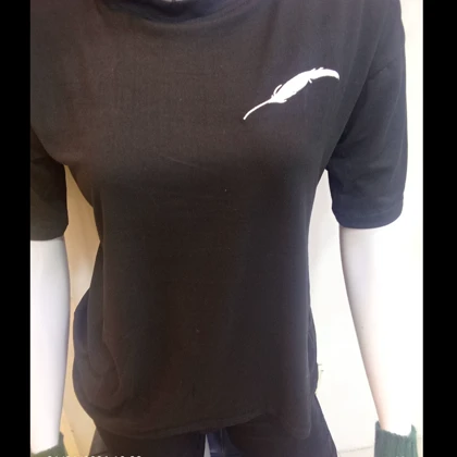 شورتک و تیشرت ورزشی