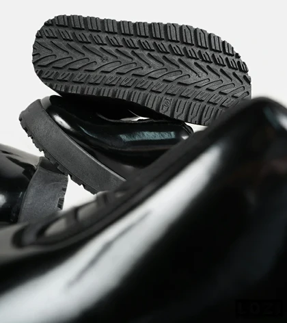 نیم بوت مردانه و زنانه مشکی ورنی UGG مدل 7124