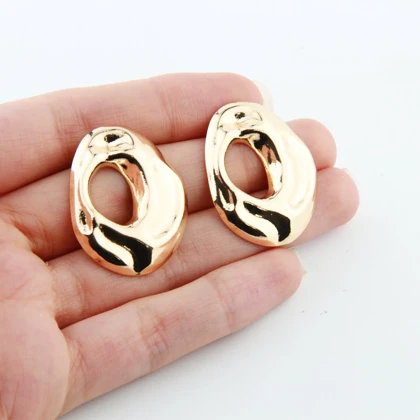 گوشواره زنانه میخی مدل بیضی منحنی