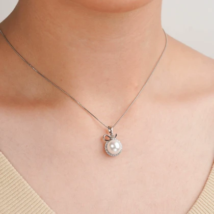 پلاک مروارید دور نگین رنگ سفید برند ژوپینگ