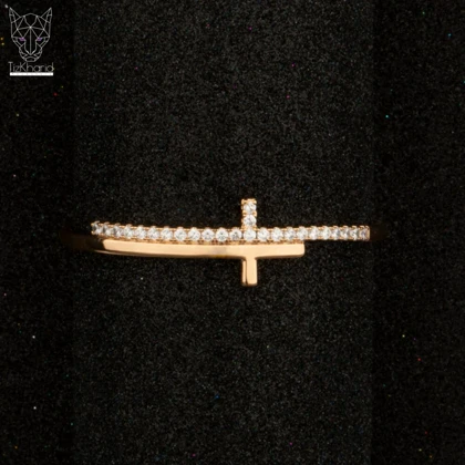 دستبند صلیبی نگین‌دار تیفانی 2023