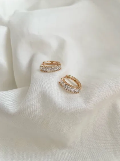 گوشواره حلقه‌ای نگین‌دار