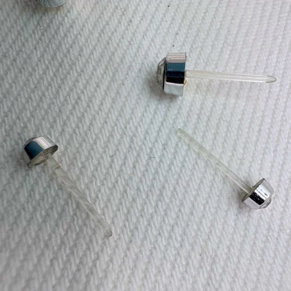 گوشواره میخی استیل مدل «تک‌نگین ریز» (سایز کوچک/مینی) | فروش تکی (عدد)