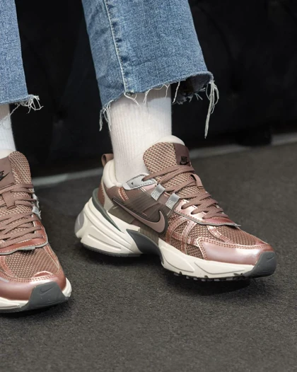 کتانی نایکی وی تو کی ران اسموکی ماوی Nike V2K RUN Smokey Mauve