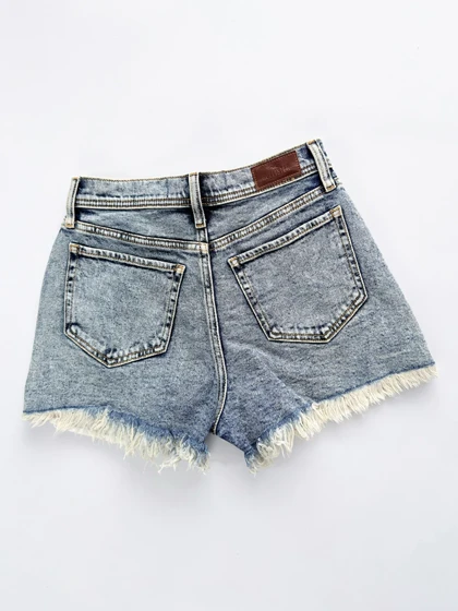 شورتک کوتاه جین زاپ‌دار پاچه ریش