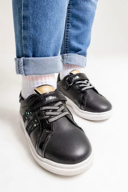 کفش پیاده روی بچگانه mnpc mnpc