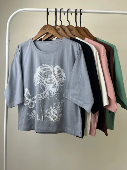 کراپ دختر و پروانه