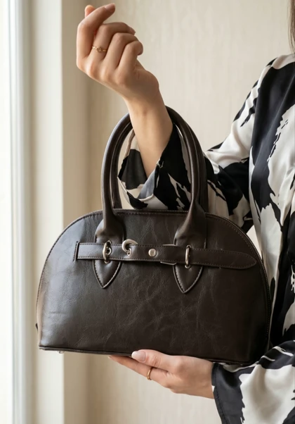 کیف تیارا
