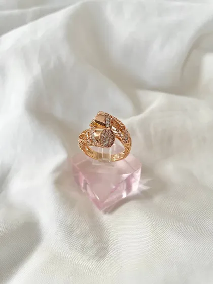 انگشتر طرح طلا