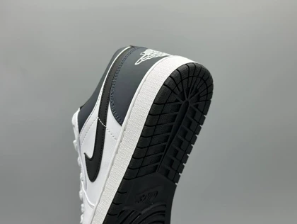 کتانی نایکی جردن 1 لو ریورس پاندا/Nike J1 Low