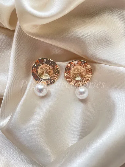 گوشواره مرواریدی