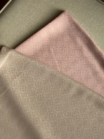 روسری ژاکارد طرح لووه قواره 90