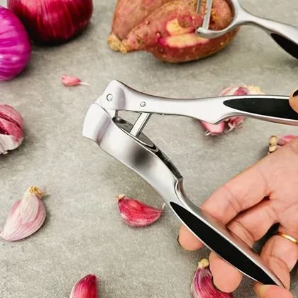 سیر له کن دسته بادامی شنگیا