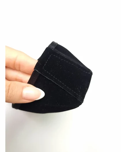 پاپوش زنانه جیر مشکی گل‌دار سموری دو رنگ سیلکا