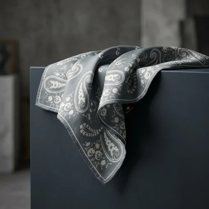 پوشت دستدوز ابریشم ایتالیایی طرح جقه زیتونی برند Diroma