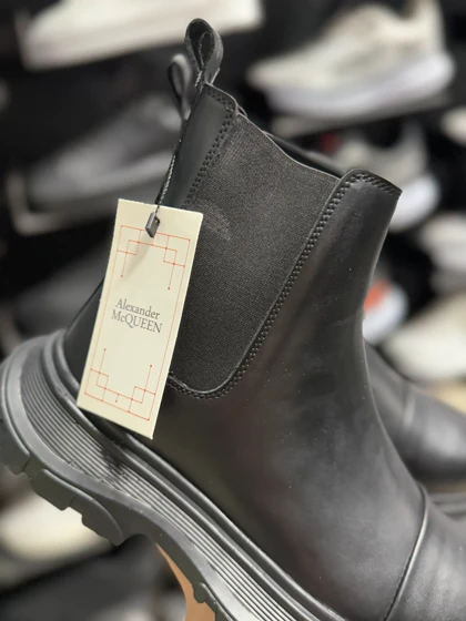 نیم بوت مردانه لژدار بغل کش مکویین