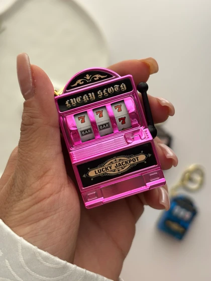 چارم بگ و جا کلیدی دستگاه بازی Lucky Jackpot