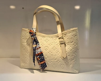 کیف زنانه LV کد 5024