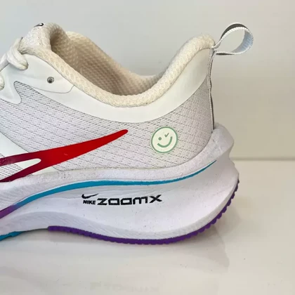 کفش راحتی زنانه نایکی طرح لبخند سفید بنفش