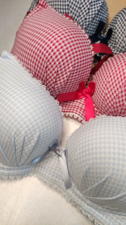 سوتین زنانه نخی بدون فنر طرح چهارخونه (کاپ اسفنجی سبک)