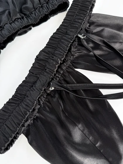 ست لباس خواب نیم‌تنه بند ضربدری و شورتک ساتن