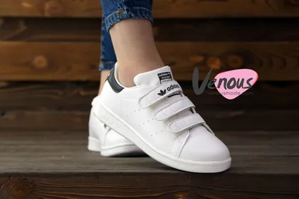 کتانی adidas چسبی