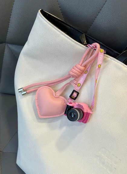 چارم بگ pink camera