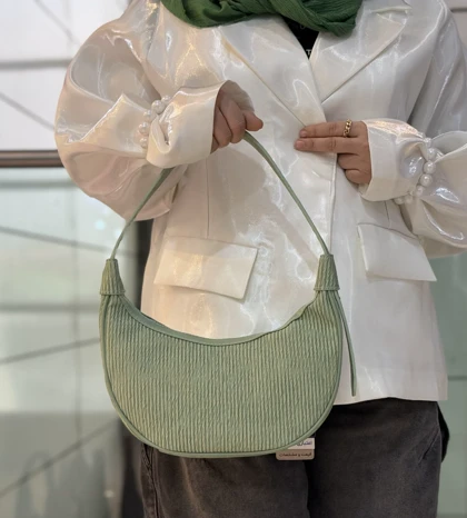 کیف پاسپورتی هلالی راه راه