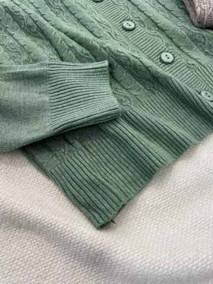 ژاکت بافت جلو دکمه گپ مدل 2 کد 5516