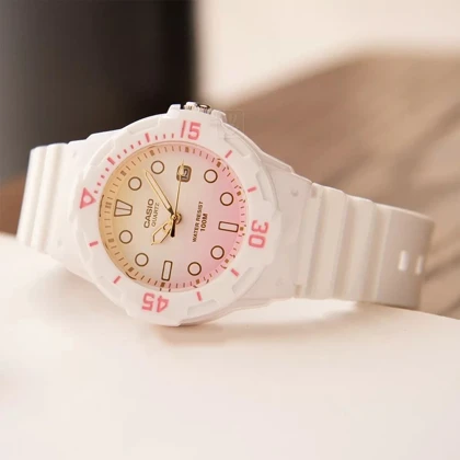 ساعت مچی زنانه کاسیو مدل CASIO LRW-200H-4E2