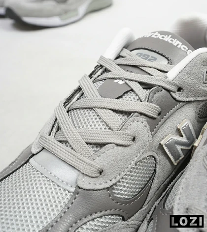 کفش کتانی طوسی سبز Newbalance 992