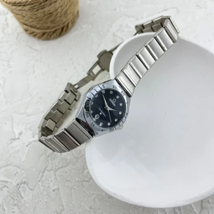 ساعت مچی زنانه طرح امگا، ظرافت بی‌نظیر در دستان شما