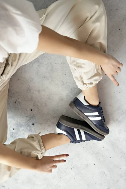 کتانی موگو muggo